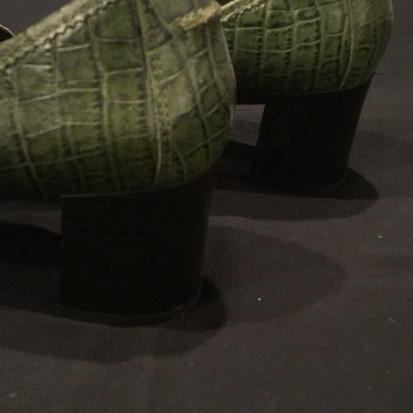 Nine & Co Green Croc Heels - Picture 3 of 3